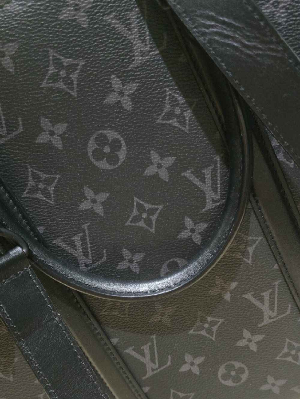 Louis Vuitton Men's Black Monogram Canvas Messenger Tote - Picture 2 of 4